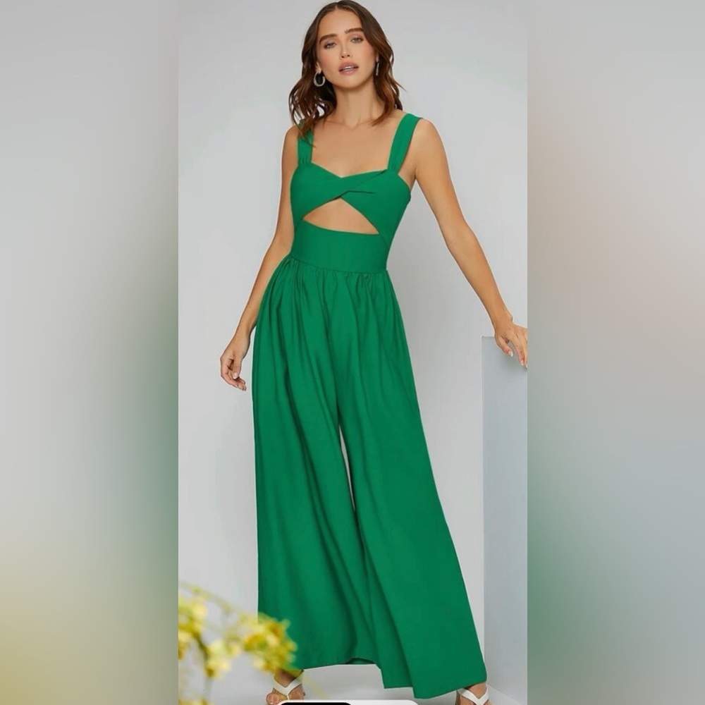 Wide leg green jumpsuit! 💚